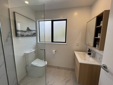 Stylish 1 Bedroom AirBnB Apartment In Christchurch Bathroom View.